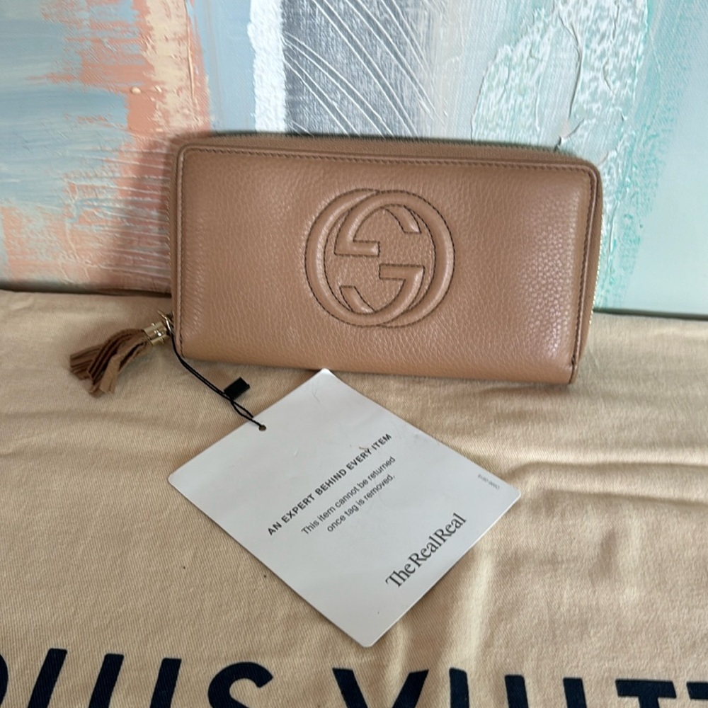 GUCCI ZIPPER WALLET